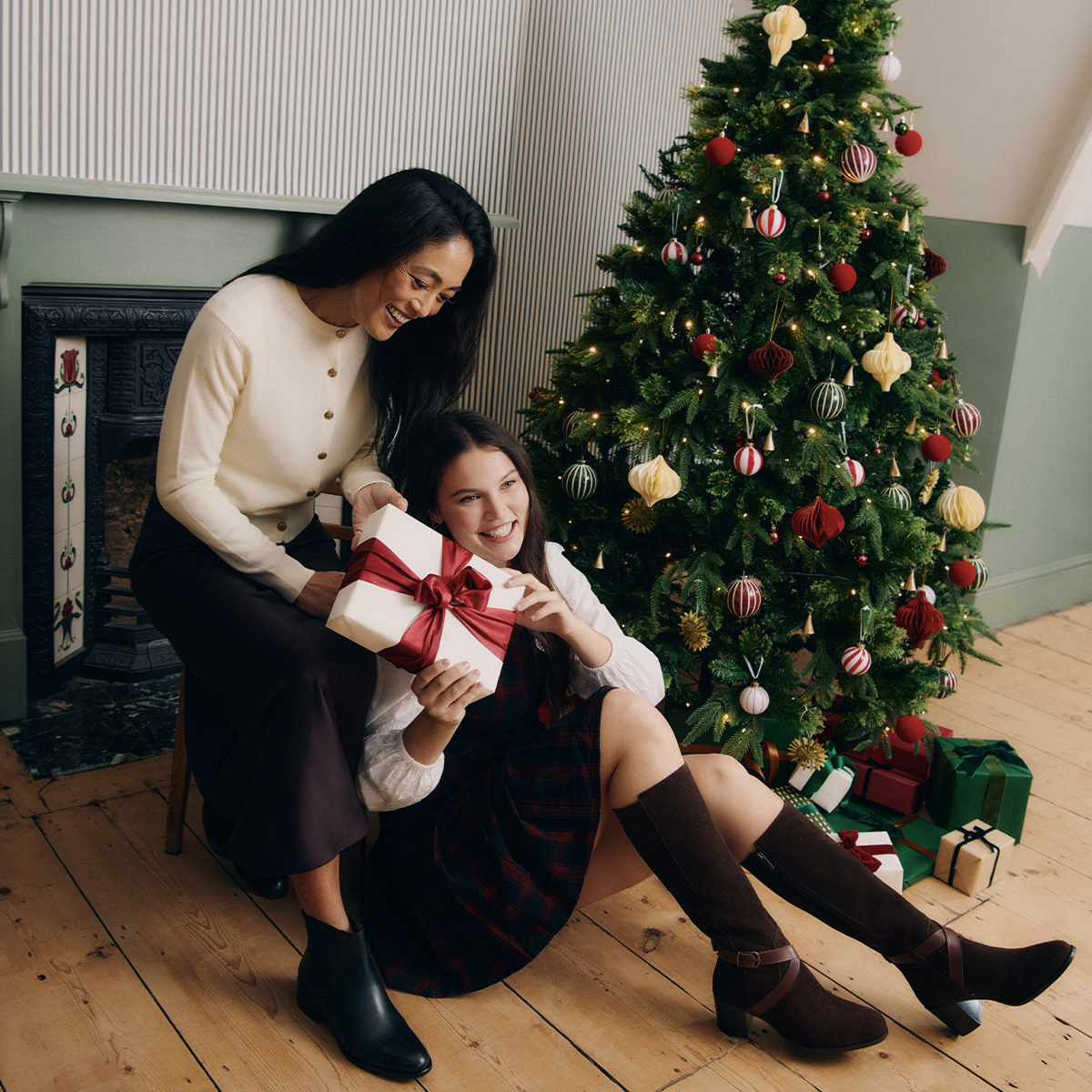 The Ultimate 2025 Christmas Boot Gift Guide: A Style for Everyone